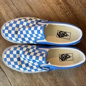 Blue checkered vans!💙